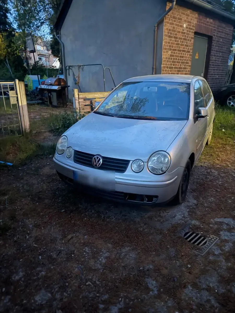 Second-hand VW Polo 70 CP (51 kW) 2003 Gri Hatchback