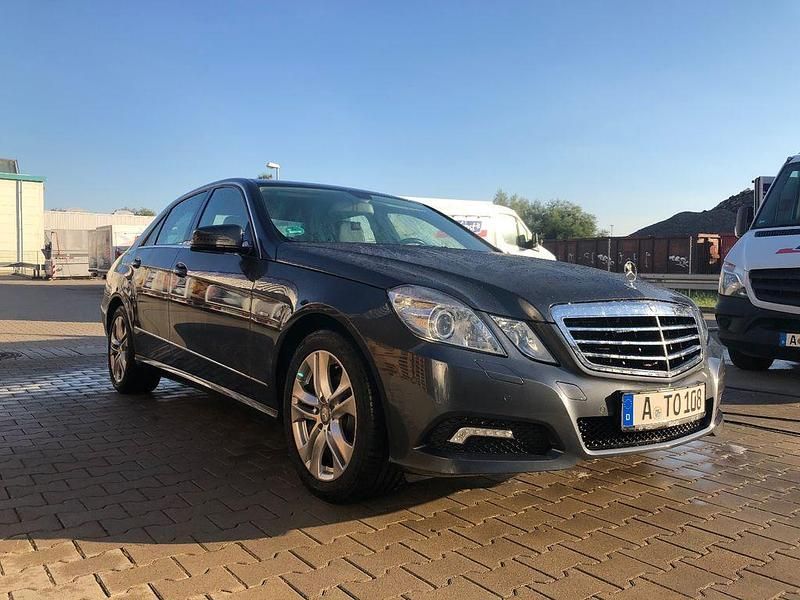 Gebraucht Mercedes E200 Avantgarde 184 PS (135 kW) 2010 Grau Limousine