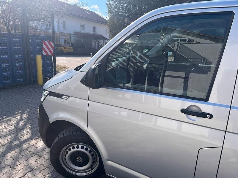 Gebraucht VW Transporter 150 PS (110 kW) 2021 Silber Van