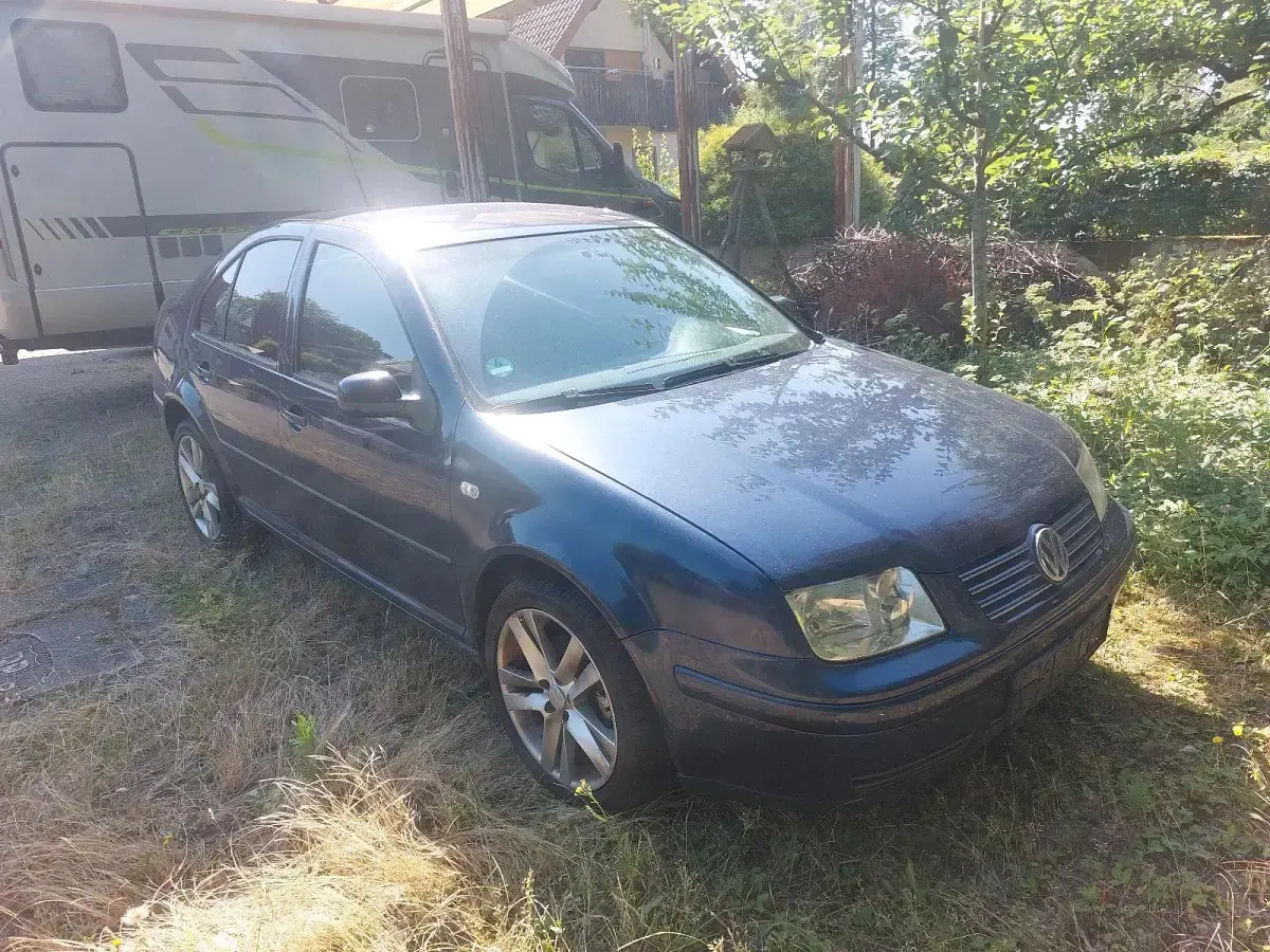 Gebraucht VW Bora 101 PS (74 kW) 2002 Blau Limousine
