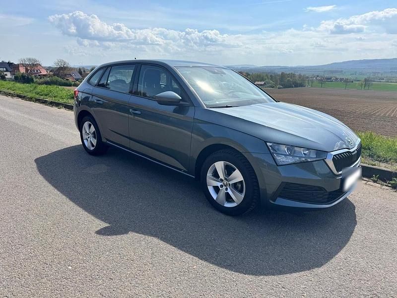 Gebraucht Skoda Scala Cool Plus 95 PS (69 kW) 2019 Grau Kleinwagen
