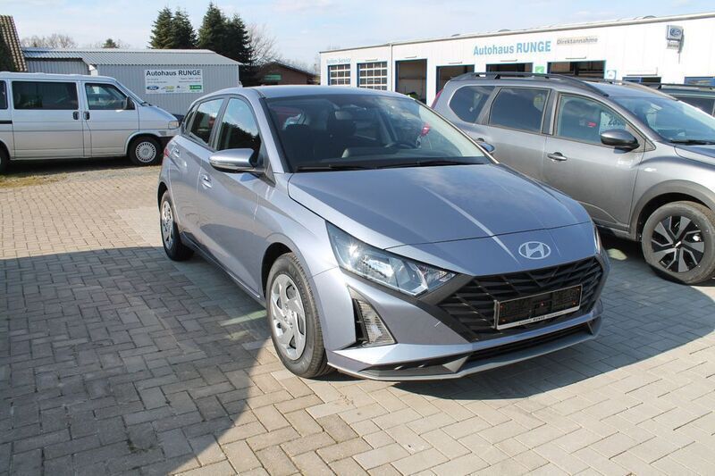 Blau Neu 2024 Hyundai i20 Select Limousine | 18.200 € (Fairer Preis) - Bild 1/4