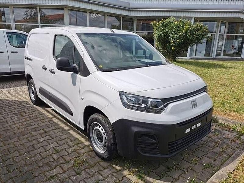 Gelato weiß Gebraucht 2023 Fiat Doblò Van / Kleinbus | 21.990 € (Teuer) - Bild 1/4