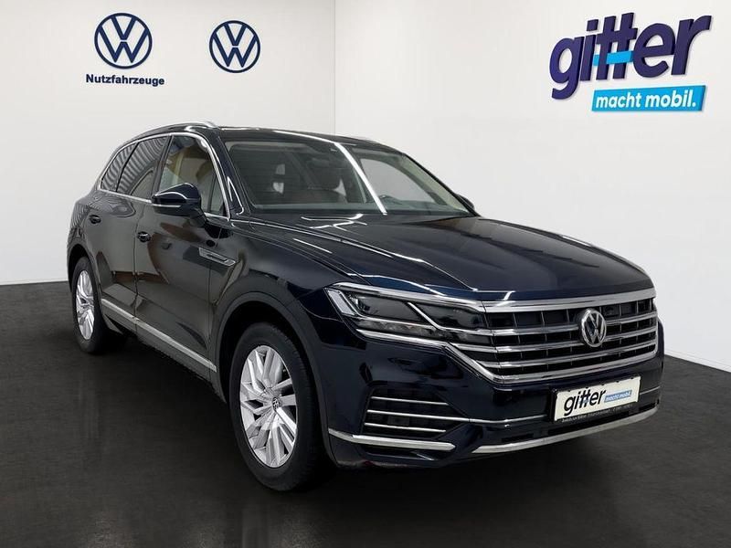 Gebraucht VW Touareg Atmosphere 286 PS (210 kW) 2019 Moonlight blue perleffekt SUV