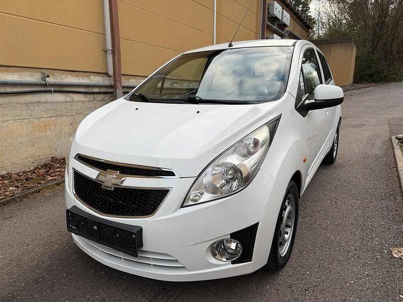 Gebraucht Chevrolet Spark 68 PS (50 kW) 2011 Weiß Kleinwagen