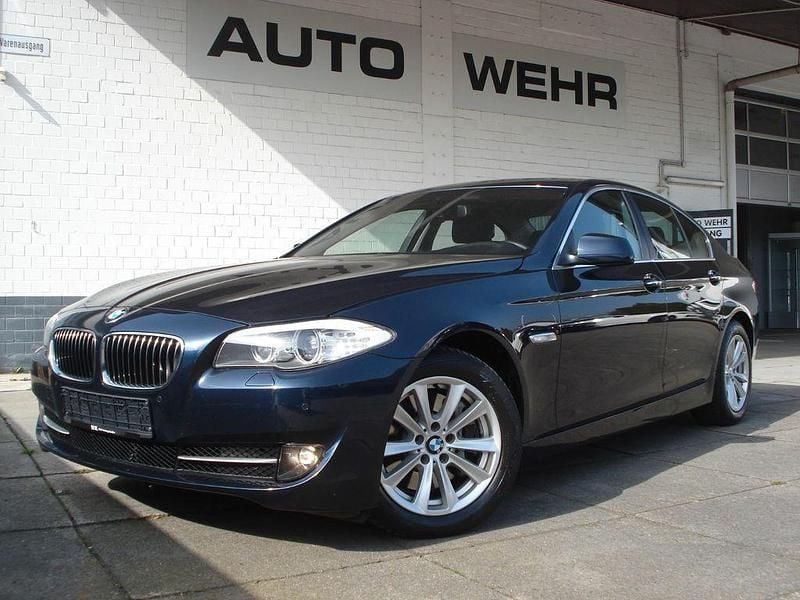 Gebraucht BMW 528 Sport Line 245 PS (180 kW) 2012 Blau Limousine