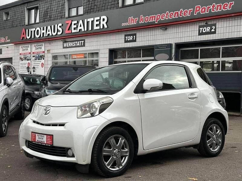 Weiß Gebraucht 2010 Toyota iQ Kleinwagen | 3.990 € (Guter Preis) - Bild 1/3