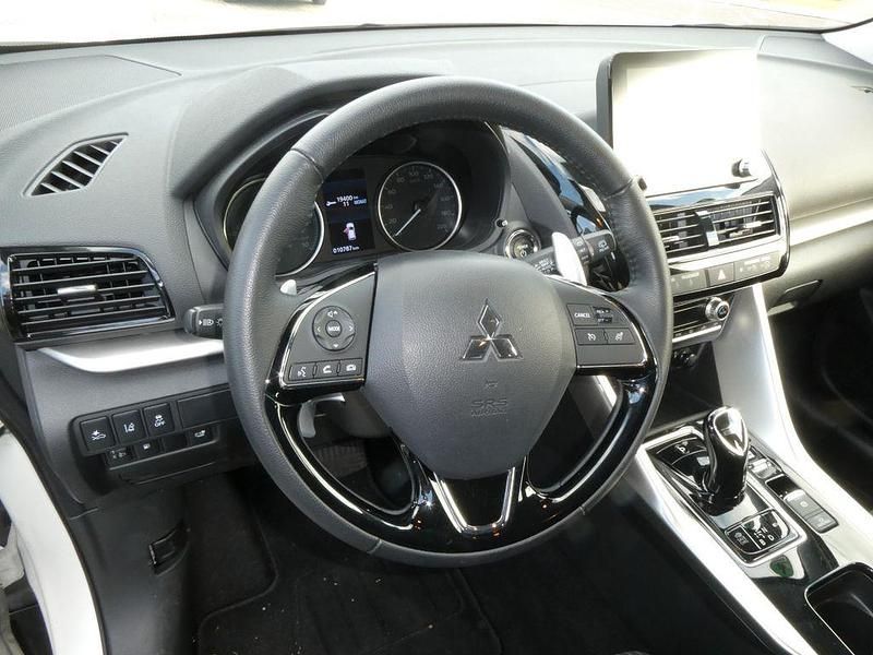 Gebraucht Mitsubishi Eclipse Cross Basis 188 PS (138 kW) 2023 Weiß SUV