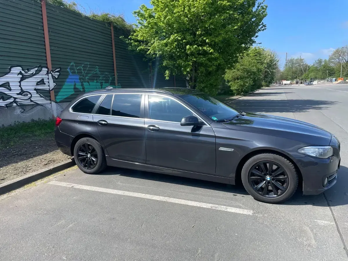 Gebraucht BMW 525 218 PS (160 kW) 2015 Schwarz Limousine