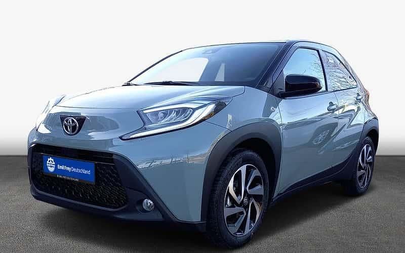 Grau Neu 2025 Toyota Aygo Business Edition Kleinwagen | 19.990 € - Bild 1/4