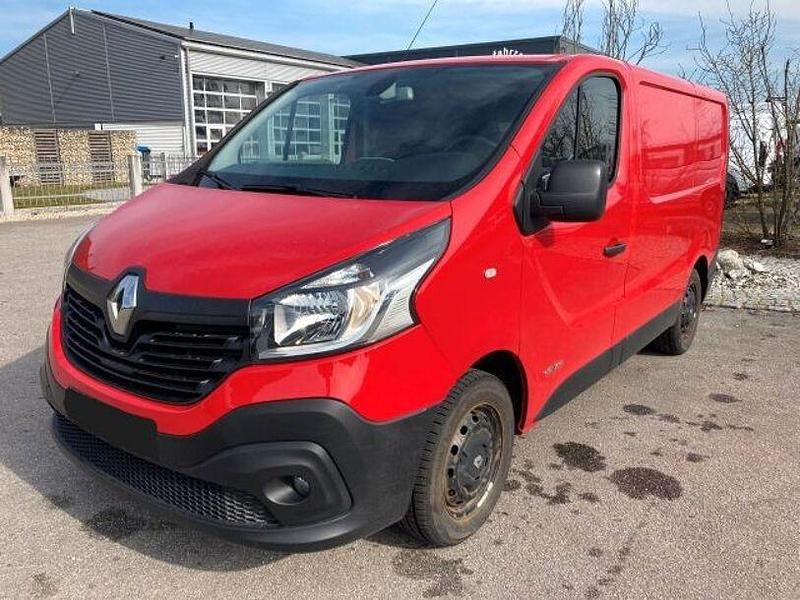 Gebraucht Renault Trafic 140 PS (102 kW) 2015 Rot Van / Kleinbus