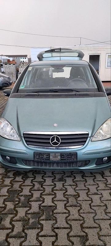 Grün Gebraucht 2004 Mercedes A180 Kleinwagen | 999 € (Superpreis) - Bild 1/4