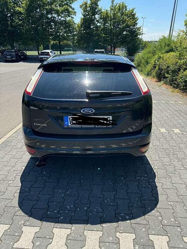 Gebraucht 2010 Ford Focus Trend Limousine | 1.800 € (Superpreis) - Bild 1/4