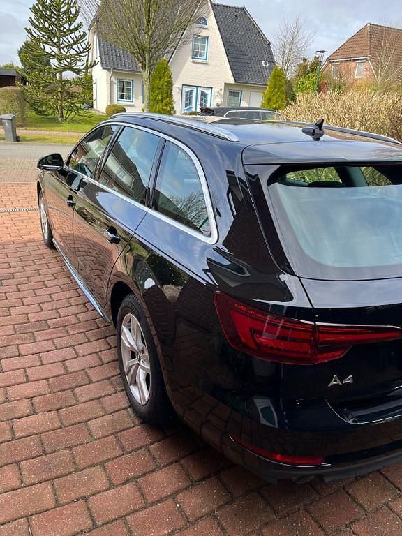 Gebraucht Audi A4 150 PS (110 kW) 2018 Schwarz Kombi