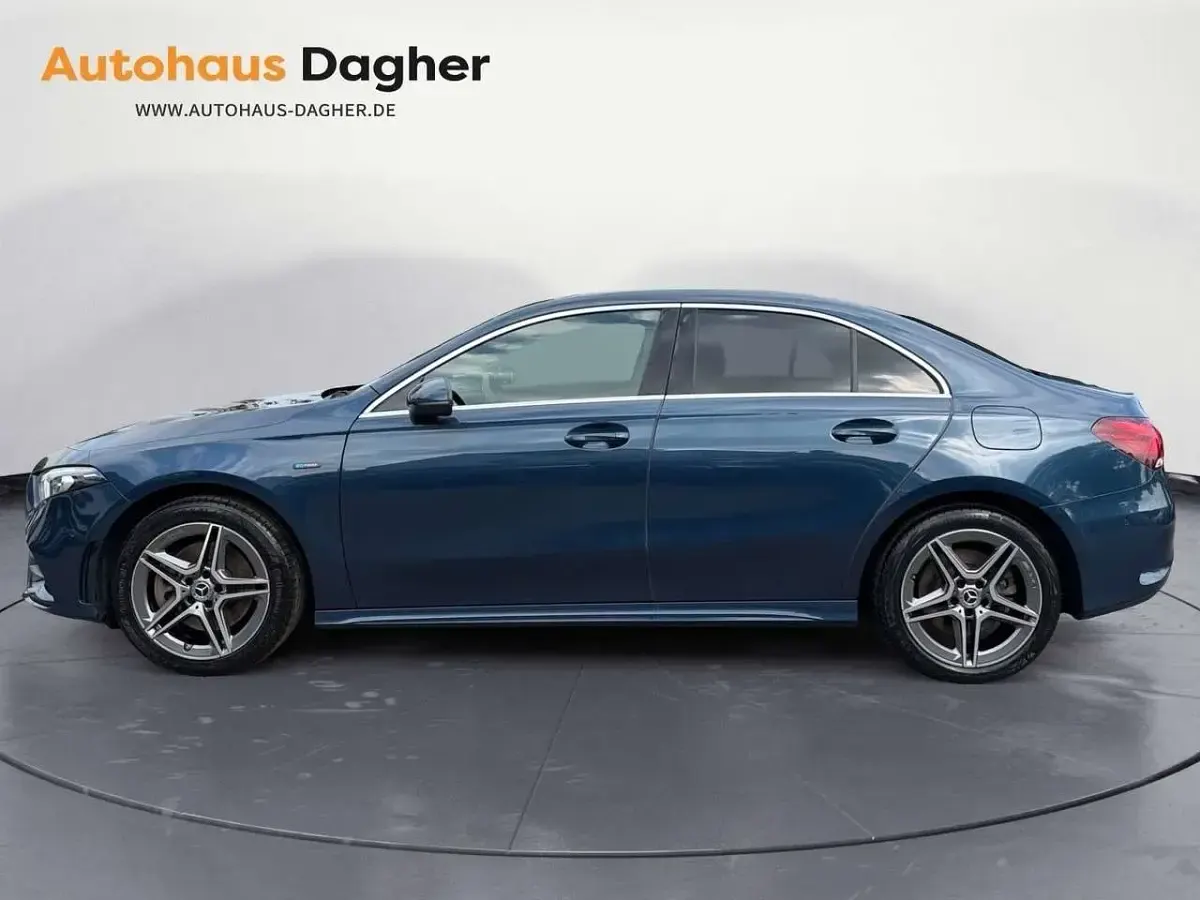 Gebraucht Mercedes A250 AMG 160 PS (117 kW) 2021 Blau Limousine