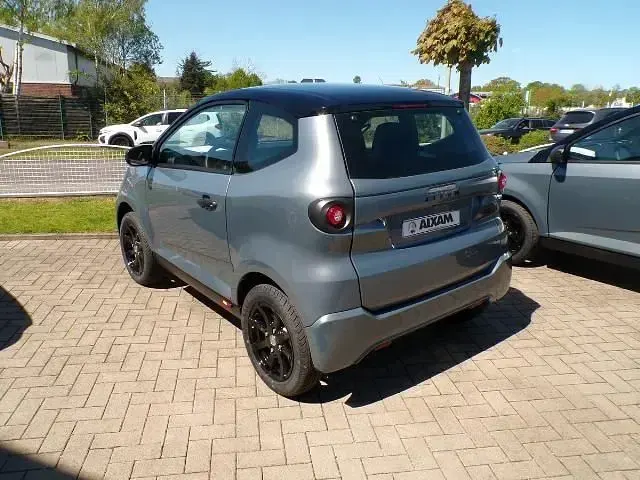 Uusi Aixam Minauto Chic 2026 Harmaa Viistoperä