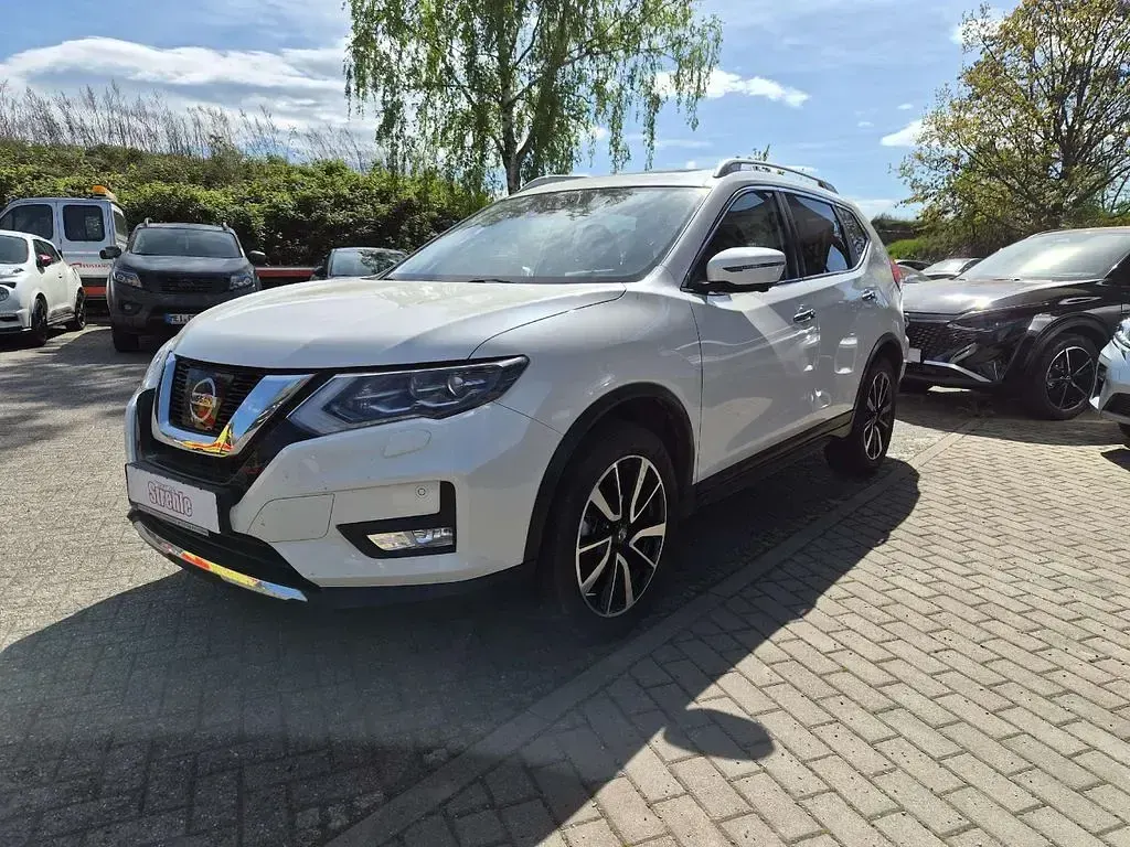 Gebraucht Nissan X-Trail 360º 163 PS (119 kW) 2018 Brilliant white SUV