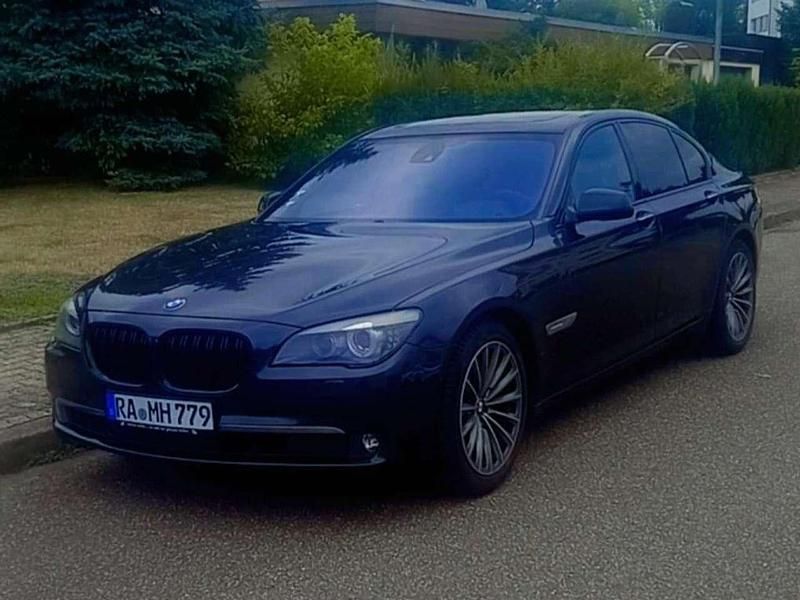 Gebraucht BMW 750 408 PS (300 kW) 2009 Schwarz Limousine