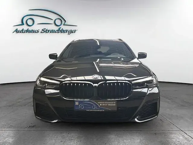 Gebraucht BMW 530 M Sport 245 PS (180 kW) 2023 Schwarz Kombi