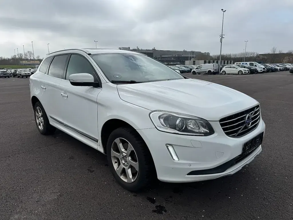 Gebraucht Volvo XC60 Summum 190 PS (139 kW) 2015 Weiß SUV
