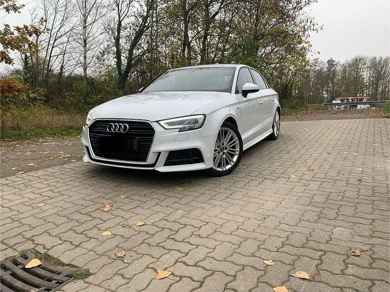 Weiß Gebraucht 2017 Audi A3 Sport Limousine | 20.000 € (Fairer Preis) - Bild 1/4
