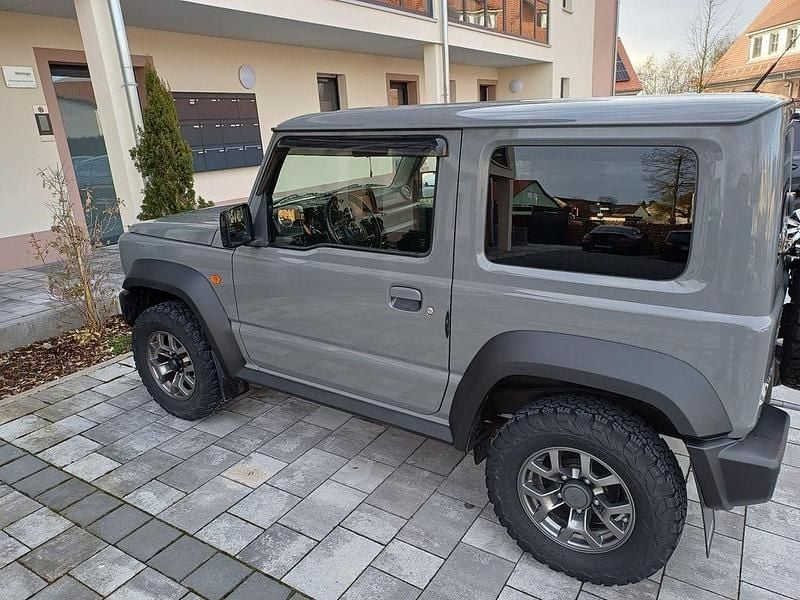 Gebraucht Suzuki Jimny Comfort+ 102 PS (75 kW) 2018 Grau SUV