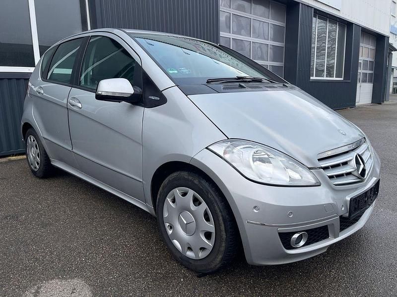 Gebraucht Mercedes A160 95 PS (69 kW) 2012 Silber Limousine
