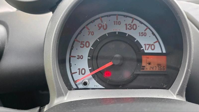 Gebraucht Peugeot 107 68 PS (50 kW) 2006 Gelb Kleinwagen