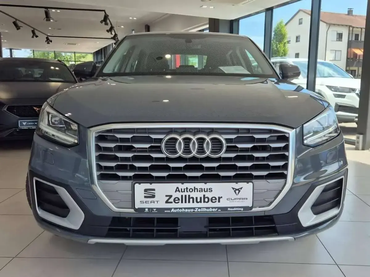 Gebraucht Audi Q2 Sport 150 PS (110 kW) 2018 Nano grau SUV