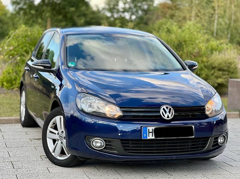 Blau Gebraucht 2012 VW Golf VII Match Limousine | 5.500 € (Superpreis) - Bild 1/4