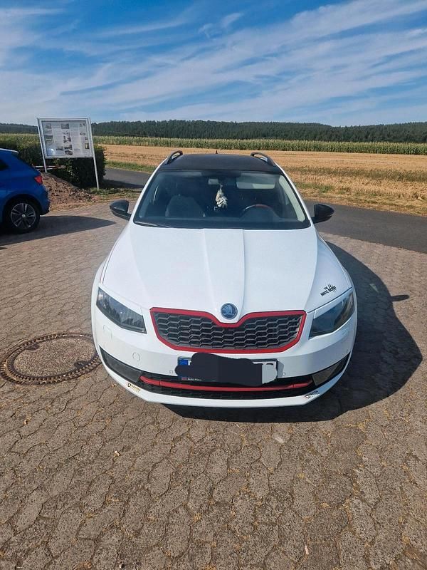 Weiß Gebraucht 2016 Skoda Octavia Joy Kombi | 7.500 € (Superpreis) - Bild 1/4