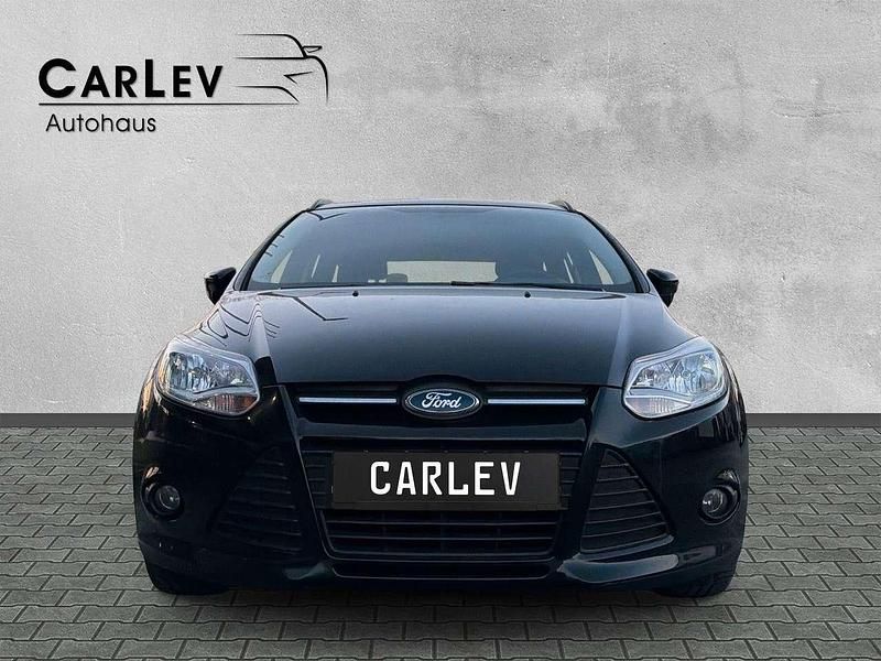 Gebraucht Ford Focus Trend 125 PS (91 kW) 2013 Schwarz Kombi