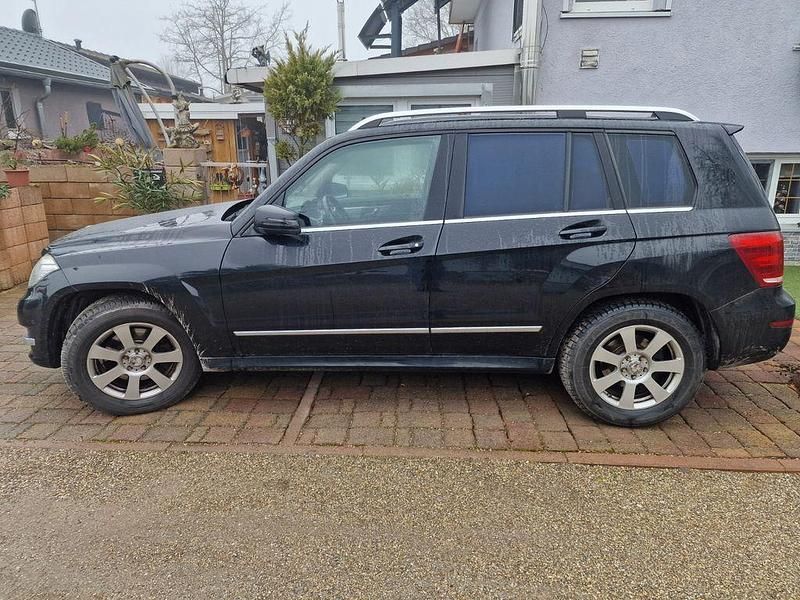Gebraucht Mercedes GLK200 144 PS (105 kW) 2012 Schwarz SUV