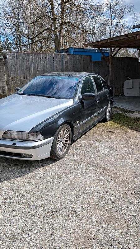 Gebraucht BMW 528 193 PS (141 kW) 1997 Schwarz Limousine