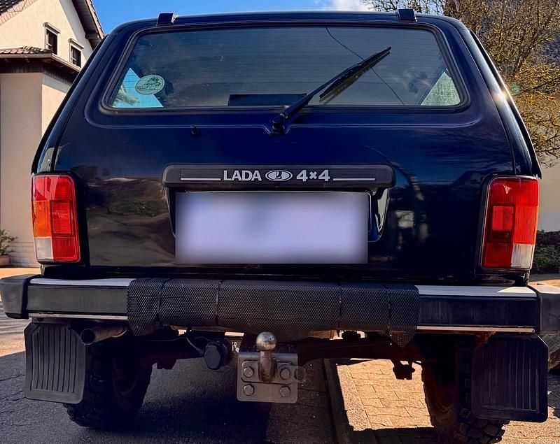 Gebraucht Lada niva 82 PS (60 kW) 2015 Grün SUV