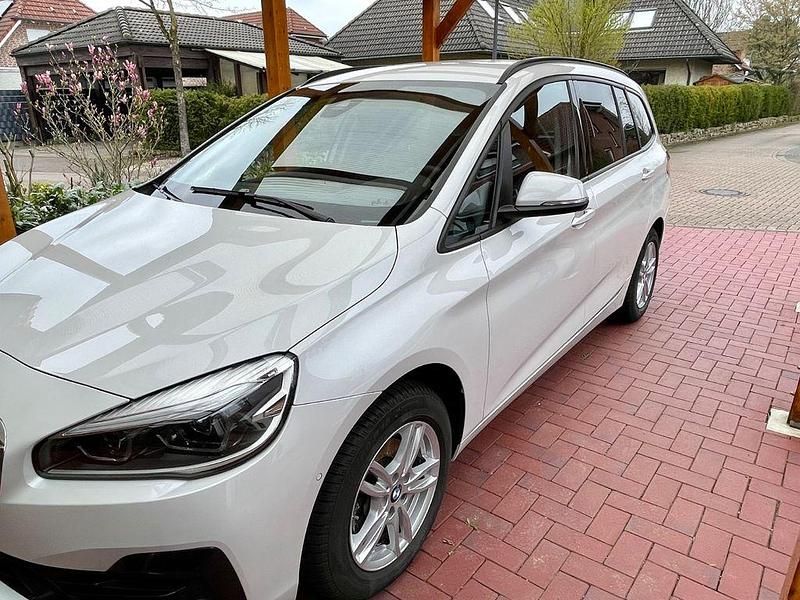 Weiß Gebraucht 2019 BMW 216 Gran Tourer Van / Kleinbus | 14.800 € (Fairer Preis) - Bild 1/4
