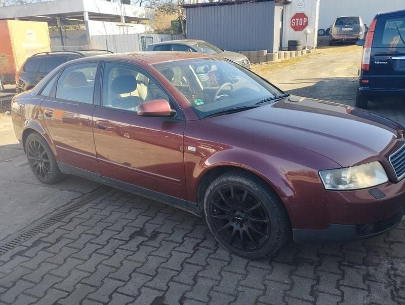 Gebraucht Audi A4 131 PS (96 kW) 2002 Rot Limousine