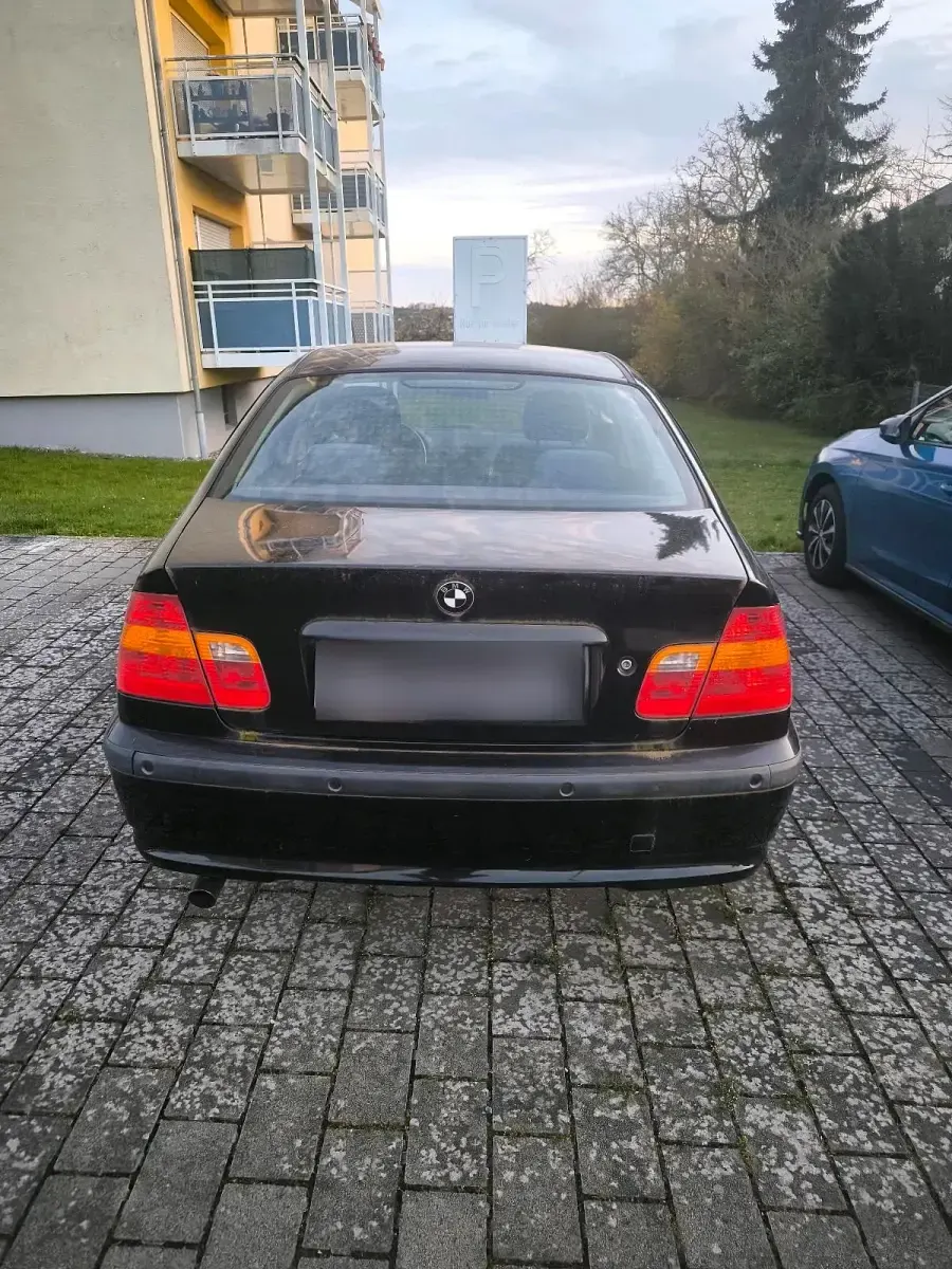 Gebraucht BMW 318 150 PS (110 kW) 2002 Schwarz Limousine