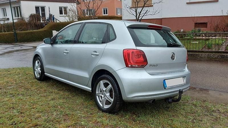 Gebraucht VW Polo Highline 90 PS (66 kW) 2011 Silber Kleinwagen