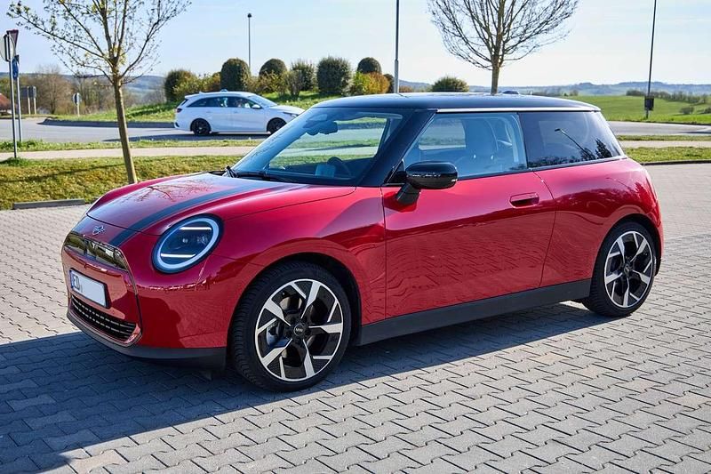 Gebraucht Mini Cooper Classic 135 kW (184 PS) 2024 Rot Kleinwagen