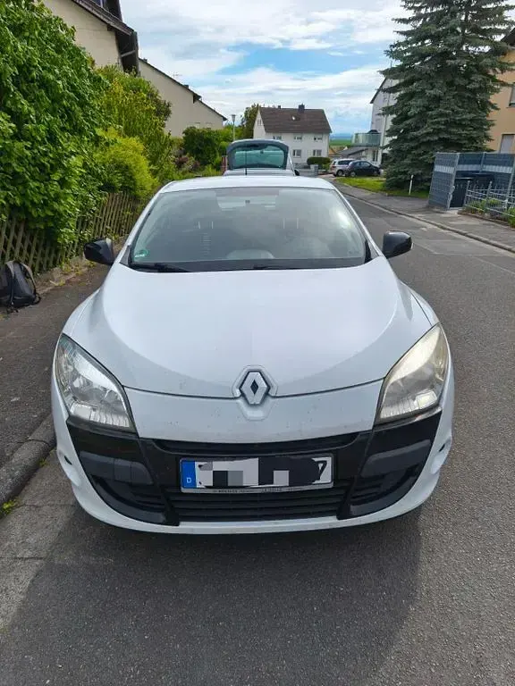 Gebraucht Renault Mégane Coupé 110 PS (80 kW) 2011 Weiß Coupé