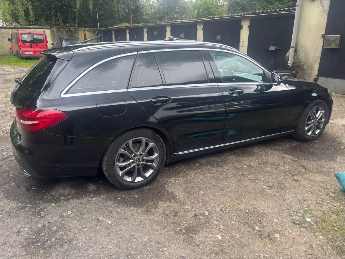 Gebraucht Mercedes C180 156 PS (114 kW) 2017 Schwarz Kombi