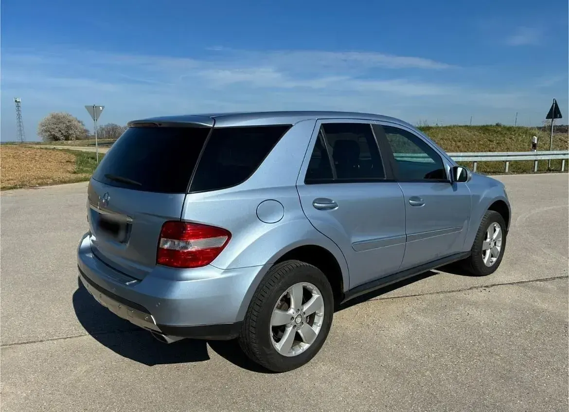 Gebraucht Mercedes ML320 224 PS (164 kW) 2008 Blau SUV