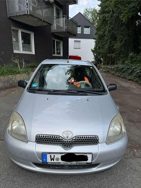 Gebraucht 2002 Toyota Yaris Sol Limousine | 1.250 € (Guter Preis) - Bild 1/4