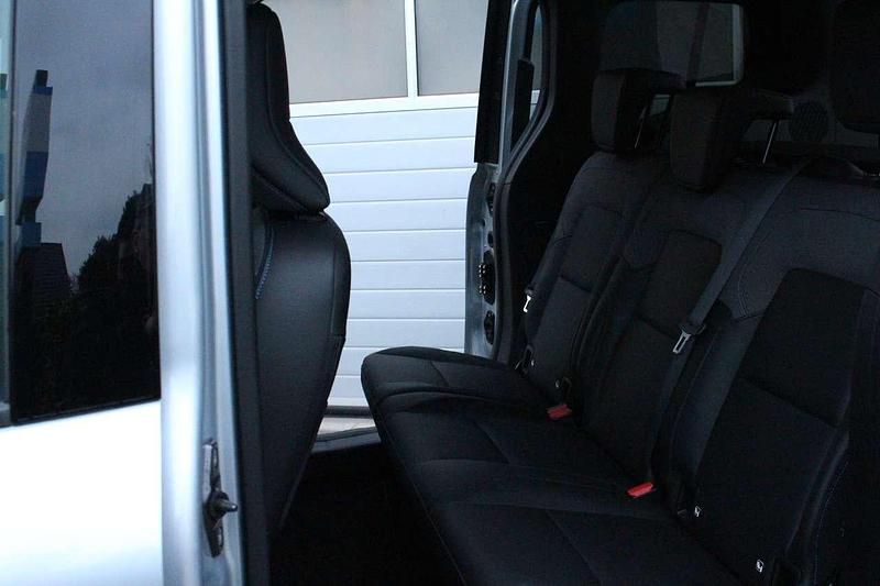 Neu Nissan Townstar Tekna 131 PS (96 kW) 2025 Silber metallic Van / Kleinbus