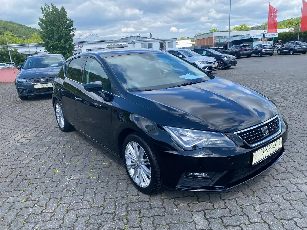 Gebraucht Seat Leon XCELLENCE 150 PS (110 kW) 2019 Mitternachtsschwarz Limousine