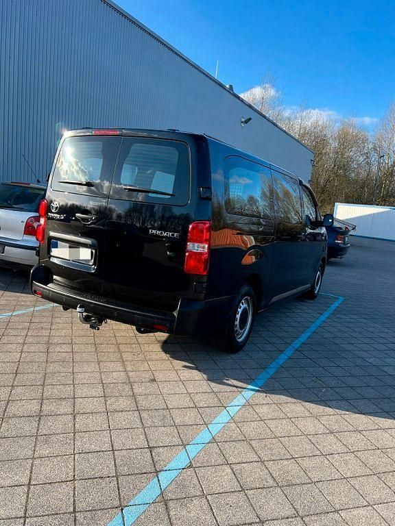 Gebraucht Toyota Proace 144 PS (105 kW) 2022 Schwarz Van / Kleinbus