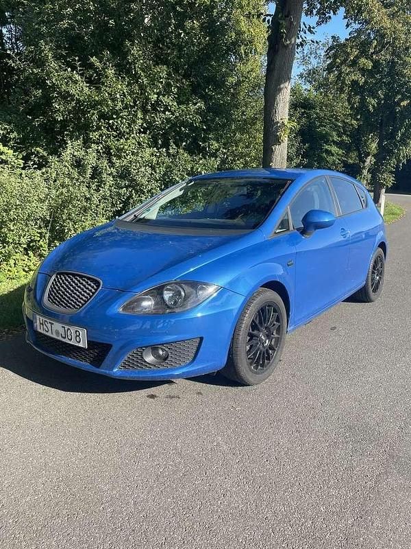 Blau Gebraucht 2010 Seat Leon Sport Kleinwagen | 4.850 € (Fairer Preis) - Bild 1/4