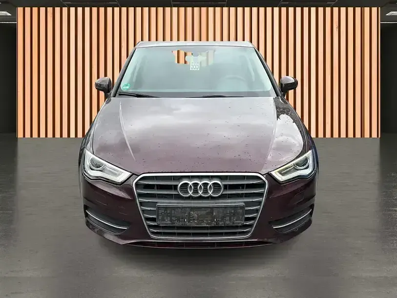 Gebraucht Audi A3 Attraction 105 PS (77 kW) 2014 Rot shirazrot metallic (metallic) Limousine