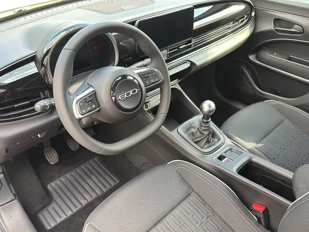 Neu Fiat 600 Street 101 PS (74 kW) 2026 Weiß SUV
